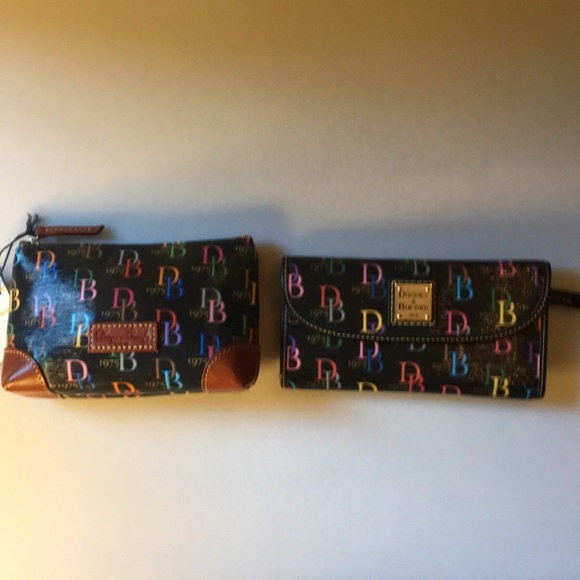 Dooney & Bourke DB75 Multi Nelly Tote Set - Picture 9 of 12